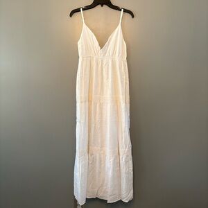 Chic White Sleeveless Maxi Dress
